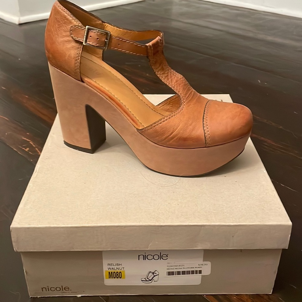 Nicole Relish Platform Pumps size 8